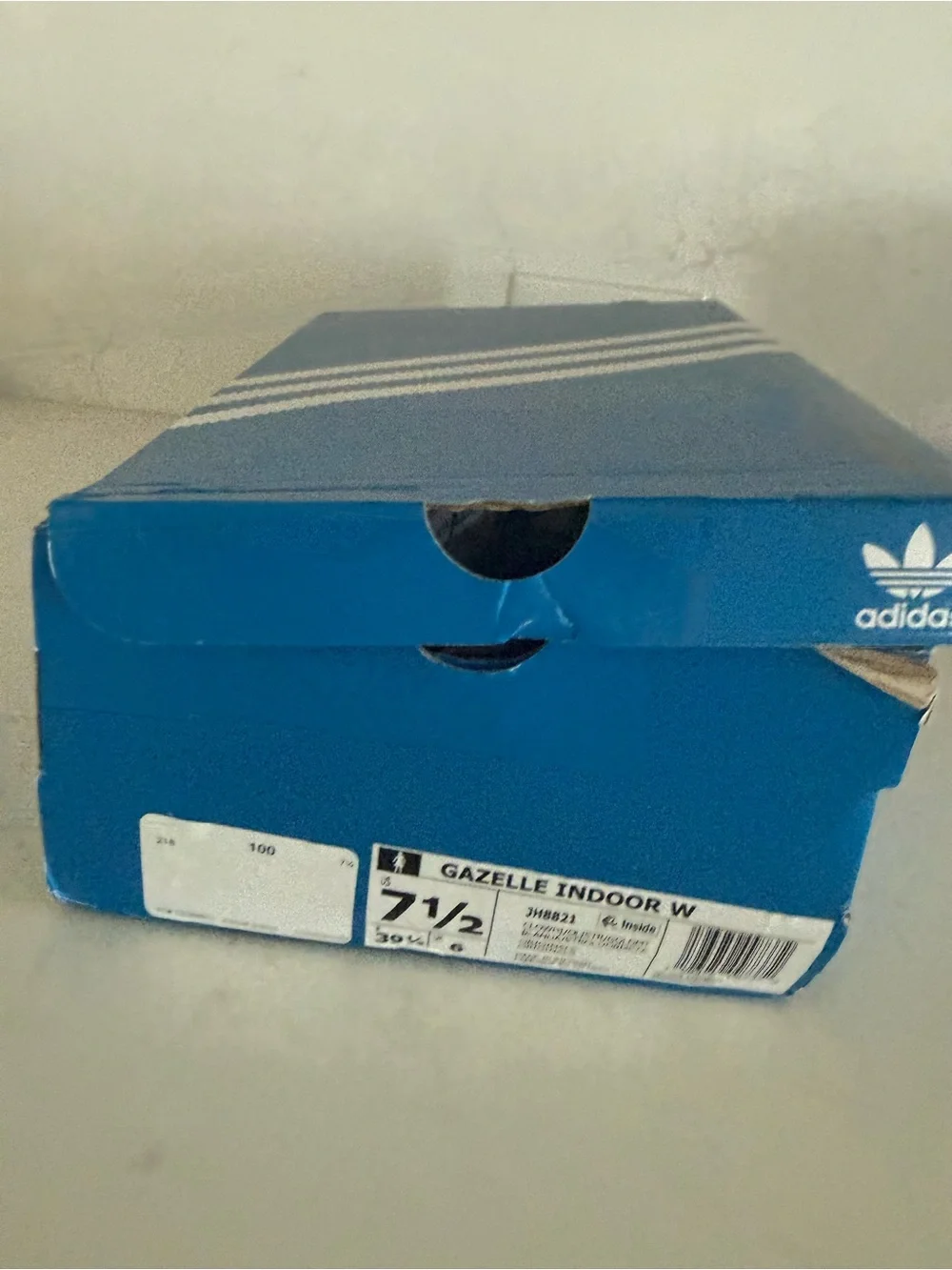 Adidas gazelle sneaker ~cream/olive~ size 7.5 New in Box! - Picture 3 of 3